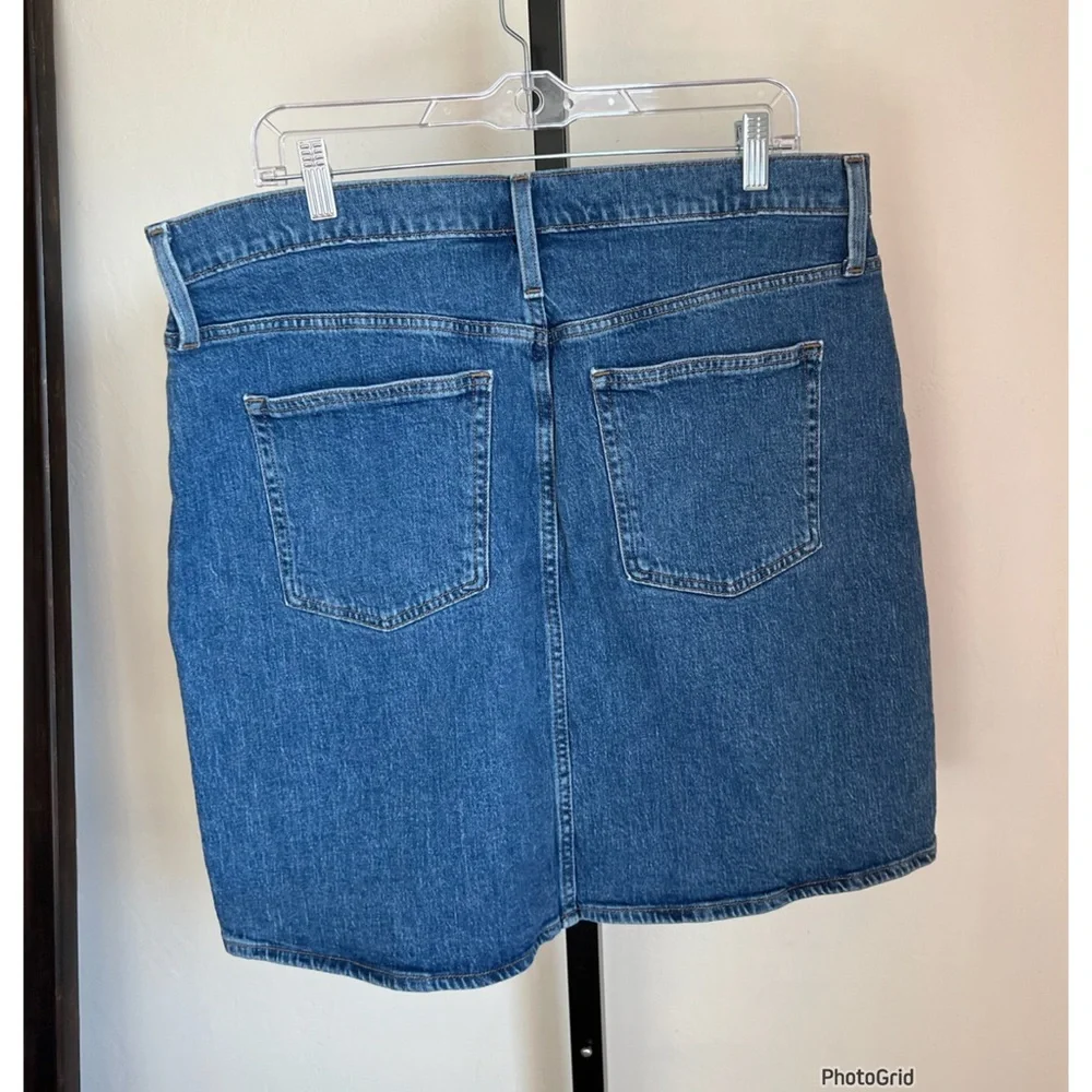 J.Crew Button Front Denim Jean Mini Skirt Size 32 Classic Minimalist Spring